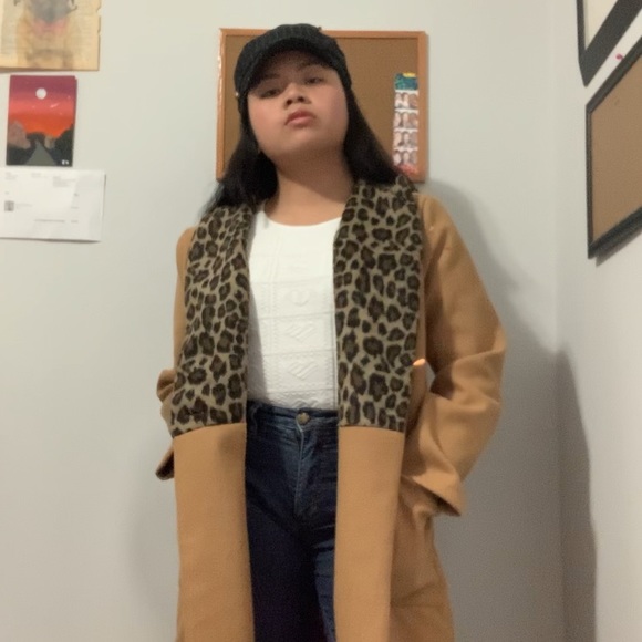 Pea coat with Cheetah Print Collar - Picture 6 of 7